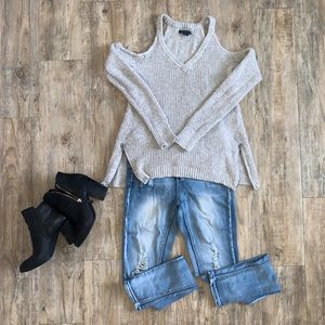 American Eagle Sweater